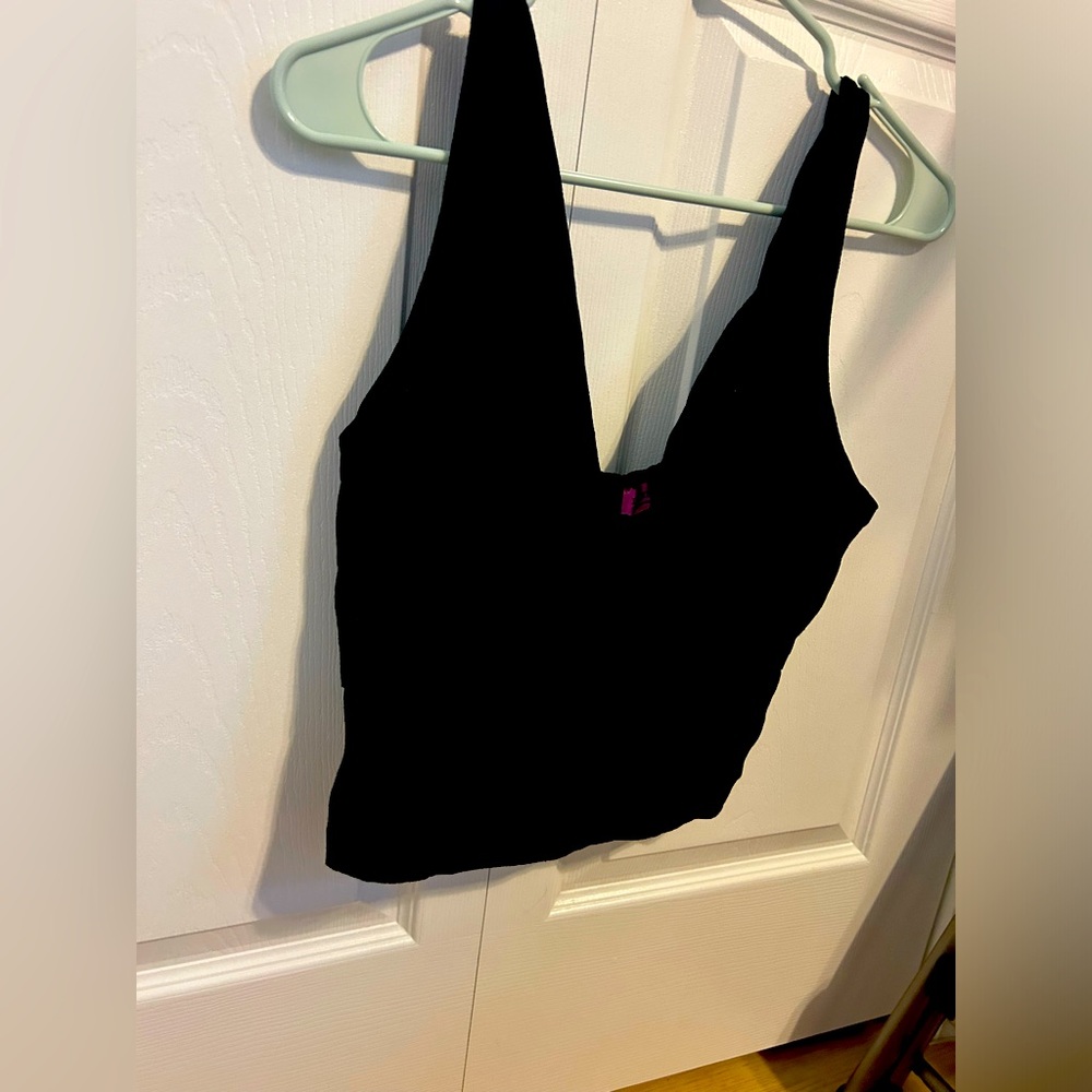 Francesca’s black cropped sleeveless tank brand new size M